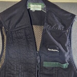 Remington Mens Shooting Vest Black Green Mesh Quilted Recoil Pad Sz M/L *flaw